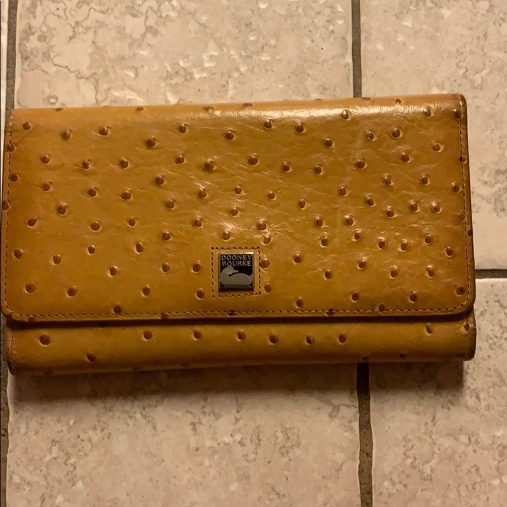 EUC VINTAGE DOONEY AND BOURKE WALLET
